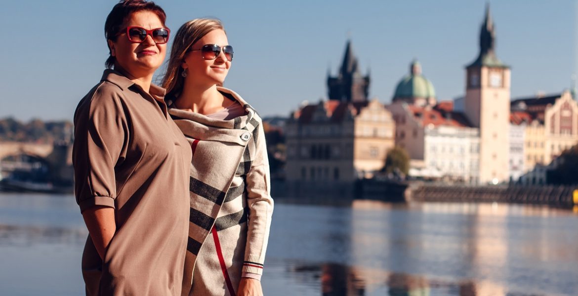 Photoshoots with mom in Prague ?